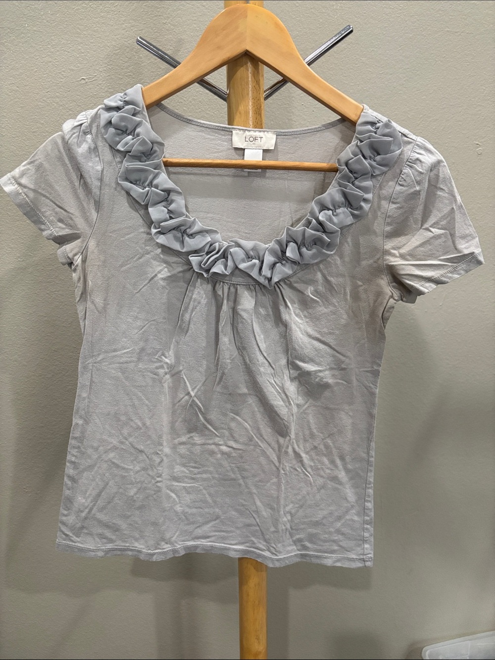 LOFT Light Gray Ruffle Scoop-Neck Short Sleeve Tee